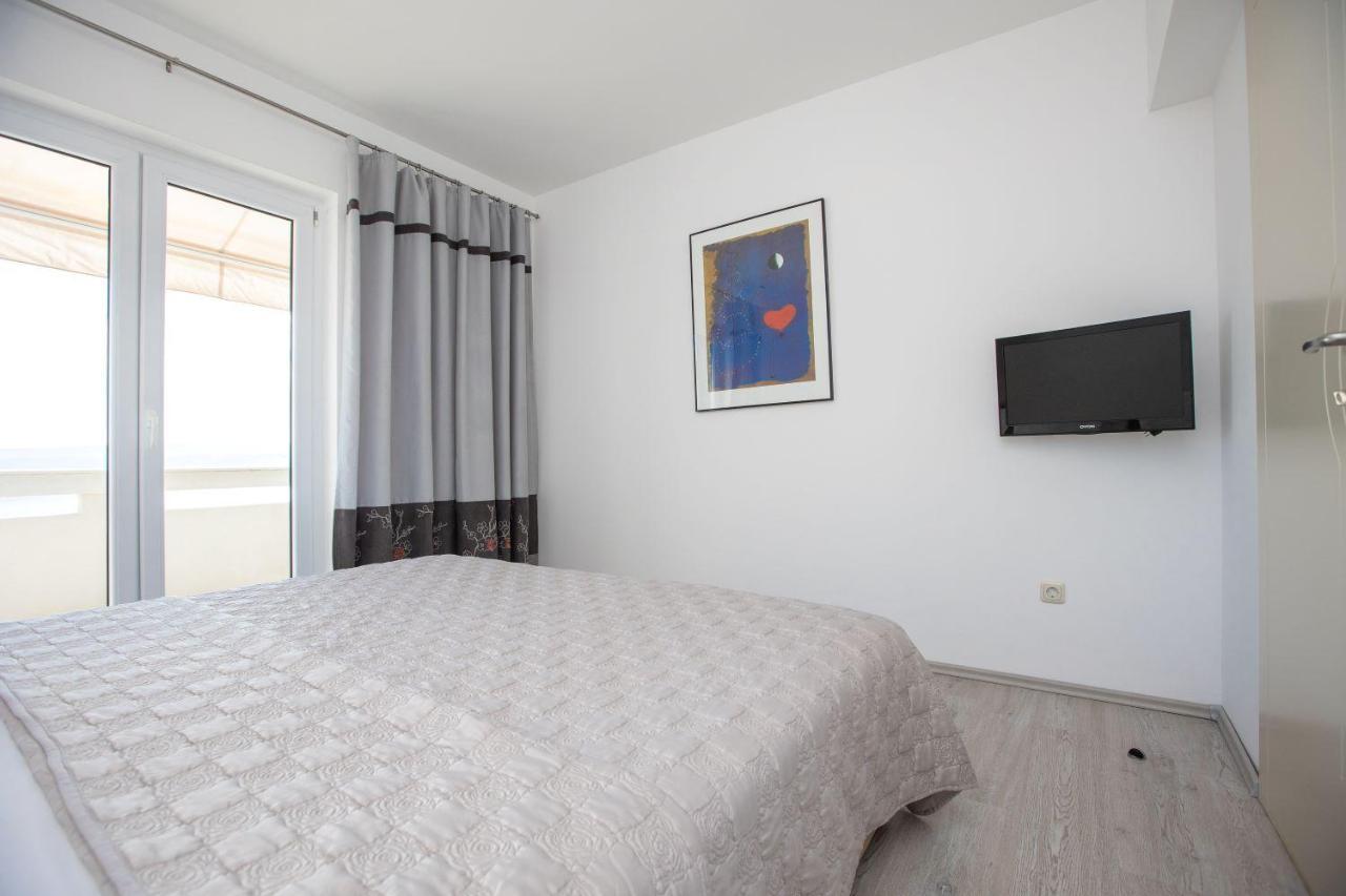 Apartments Mosor Omis Bagian luar foto