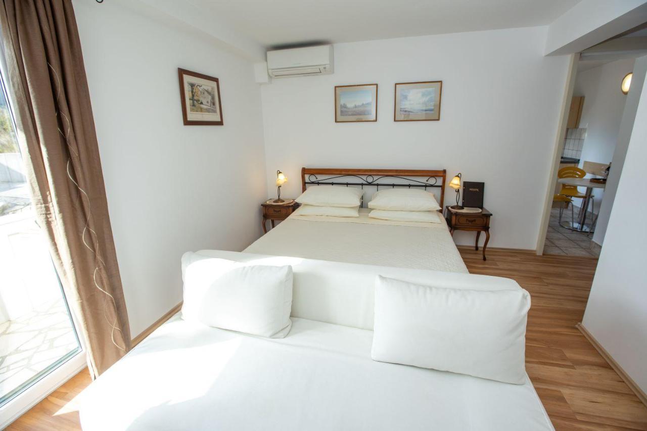 Apartments Mosor Omis Bagian luar foto