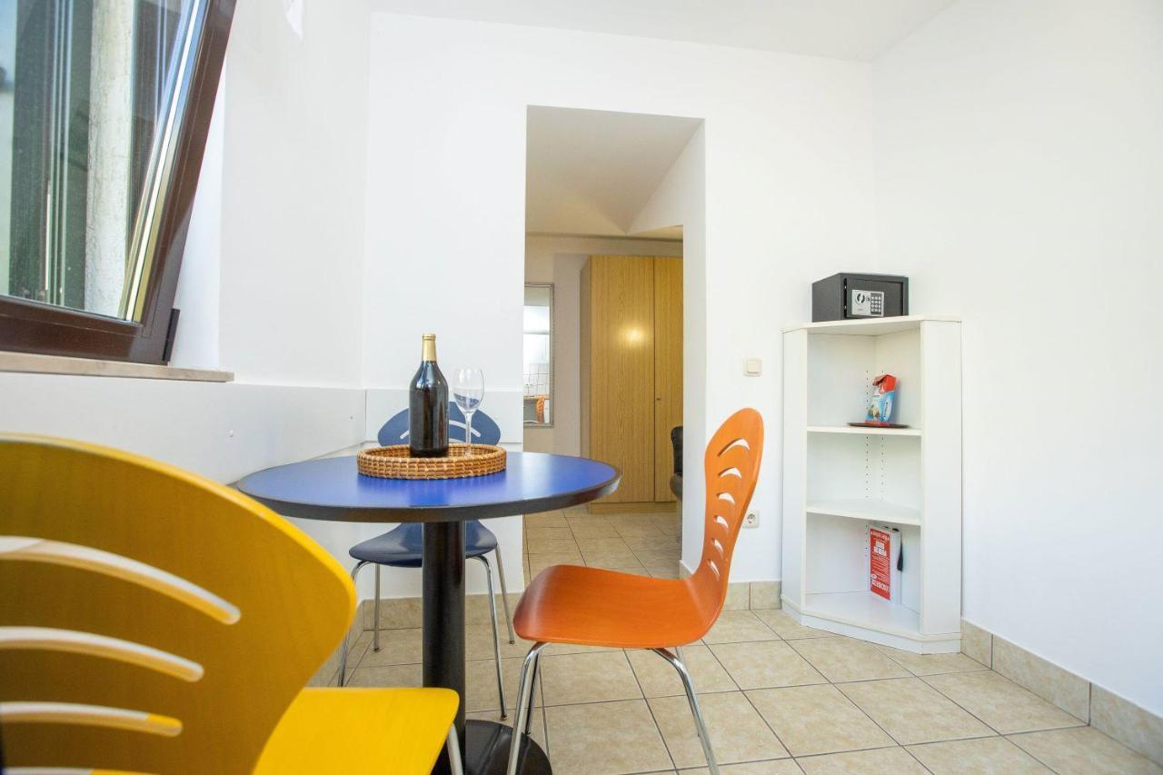 Apartments Mosor Omis Bagian luar foto