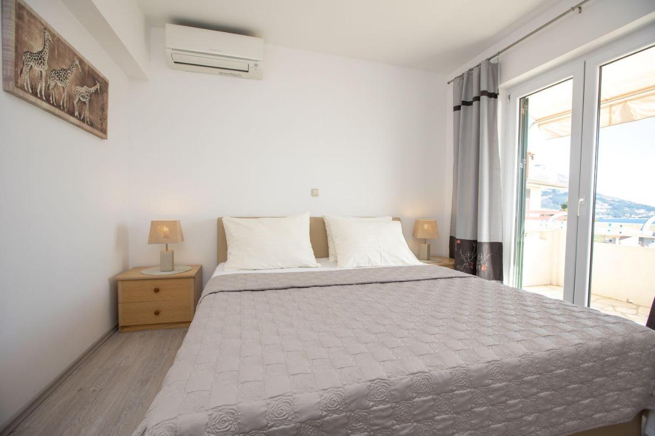 Apartments Mosor Omis Bagian luar foto